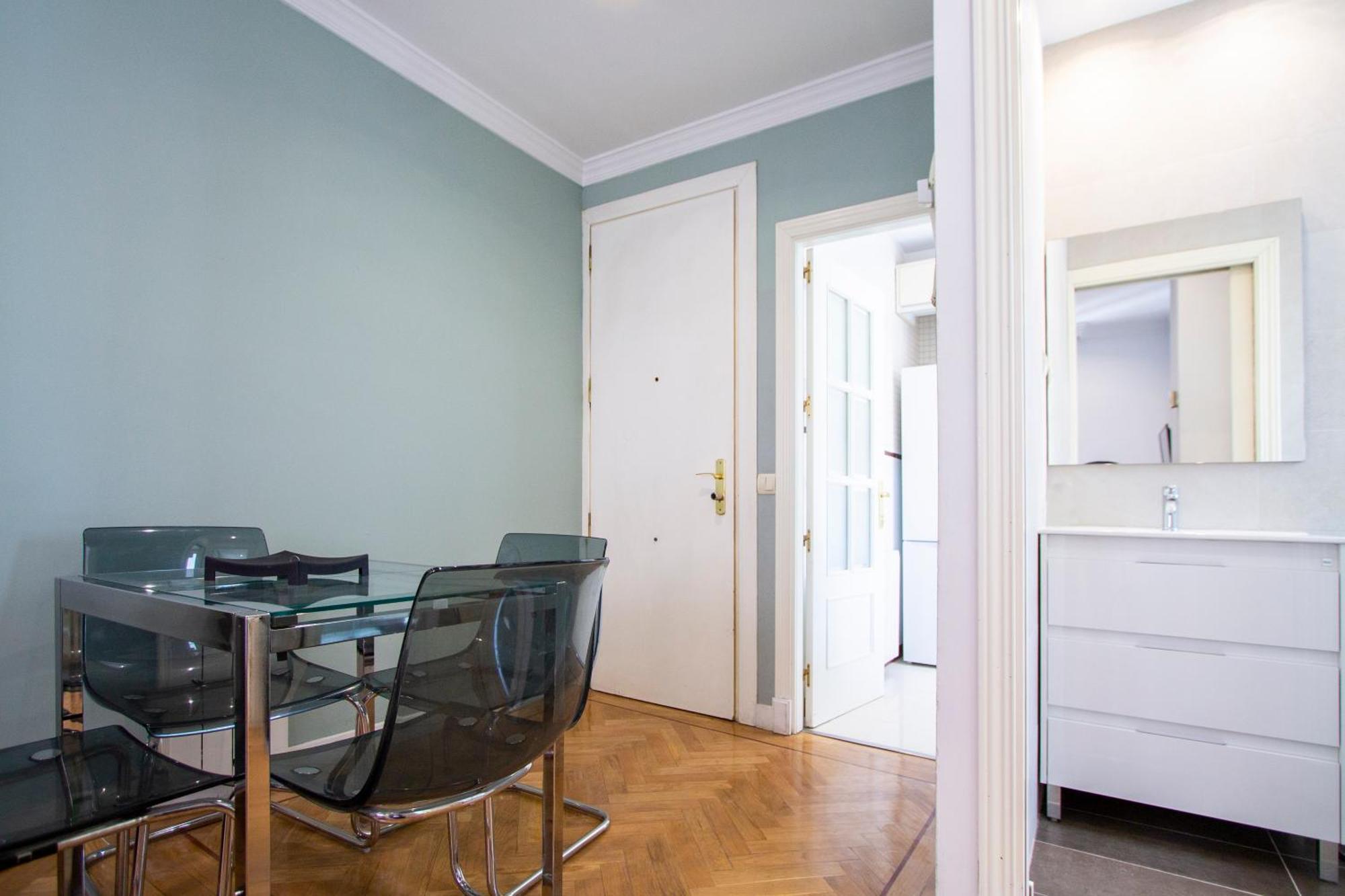 Apartamentos Dali Мадрид Экстерьер фото