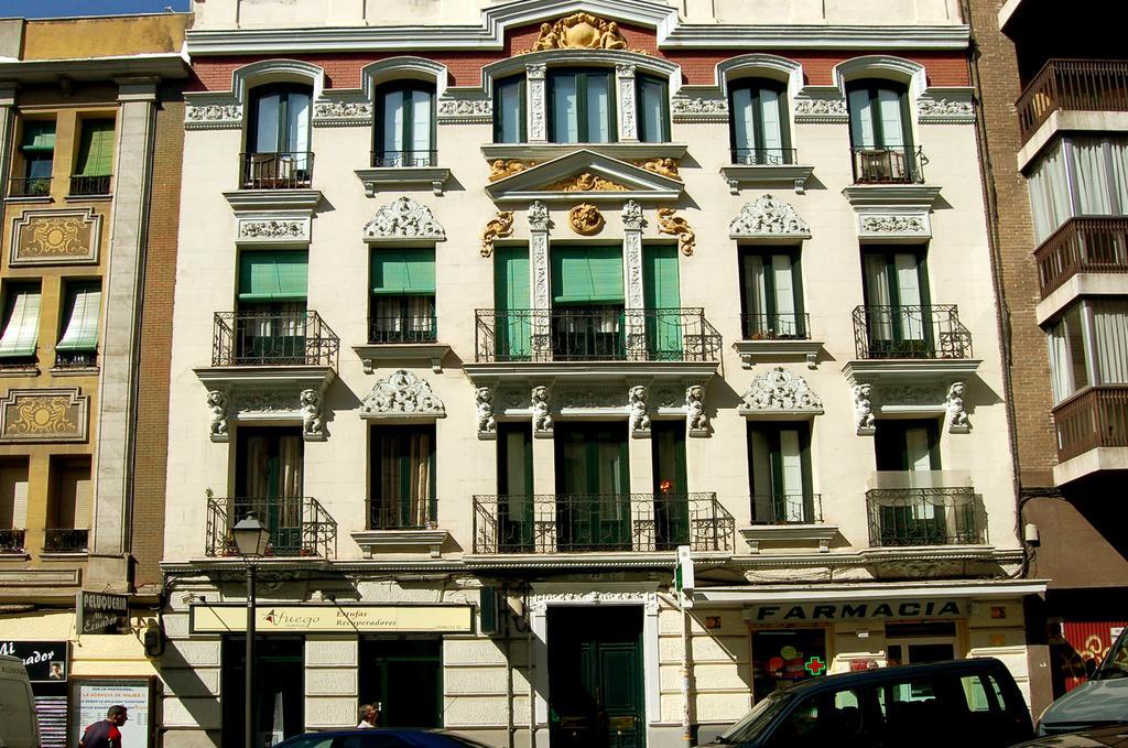 Apartamentos Dali Мадрид Экстерьер фото