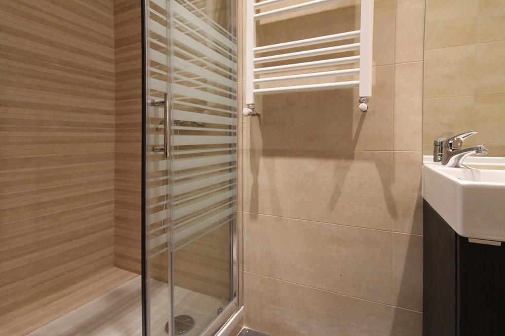 Apartamentos Dali Мадрид Экстерьер фото